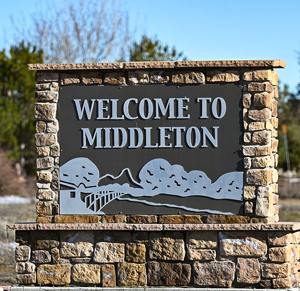 Welcome to Middleton sign.